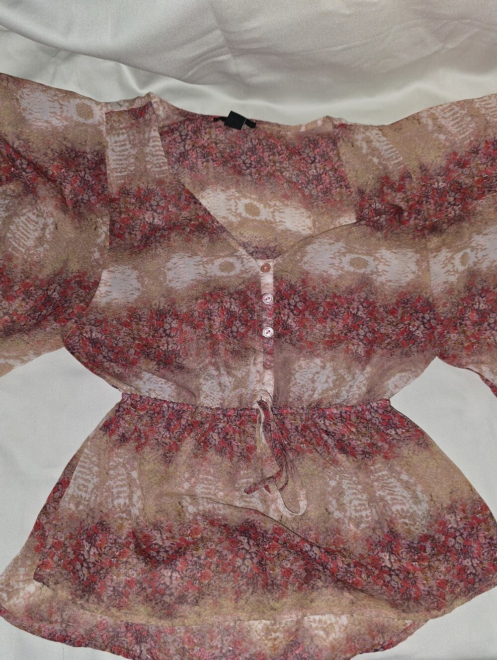 Forever 21 sz Small semi sheer kimono sleeve blouse a tie at the waist